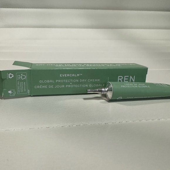 REN Clean Skincare Evercalm™ Barrier Support Antioxidant Moisturizer - Picture 1 of 1